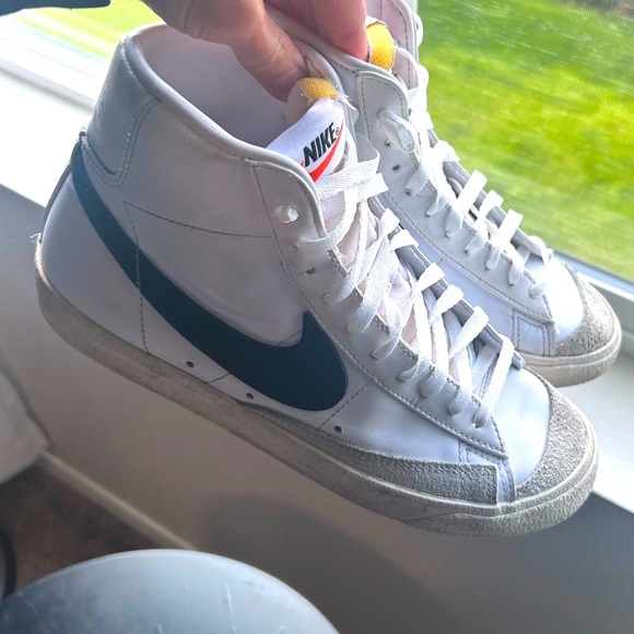 Nike Womens Blazer Size 8.5W Mid 77 CZ1055-100 White Basketball Shoes Sneakers - Picture 8 of 10